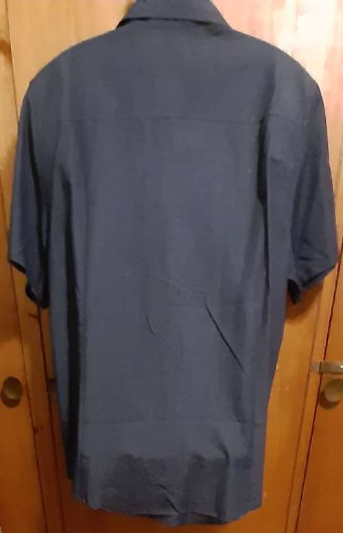 MENS - THIN BLUE DENIM SHIRT - MAKE - OAKRIDGE - SIZE - XL