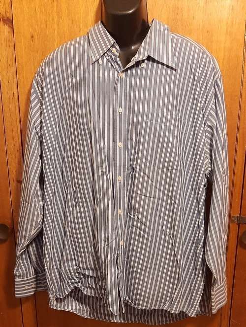 MENS - BLUE AND WHITE SHIRT - MAKE - JONES AND KENT - SIZE - 48