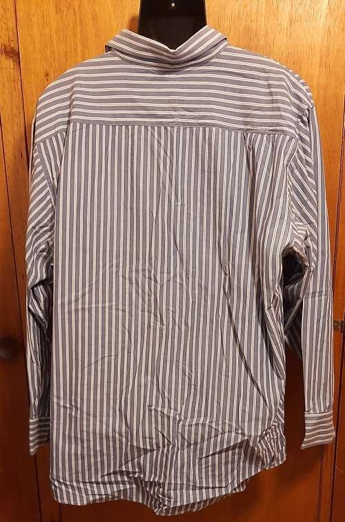 MENS - BLUE AND WHITE SHIRT - MAKE - JONES AND KENT - SIZE - 48