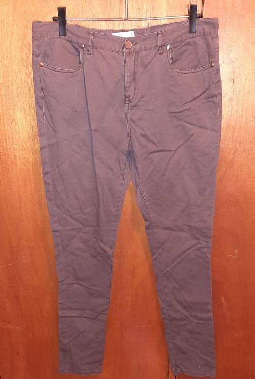 LADIES - BROWN PANTS - MAKE - TRAIL - SIZE - 38