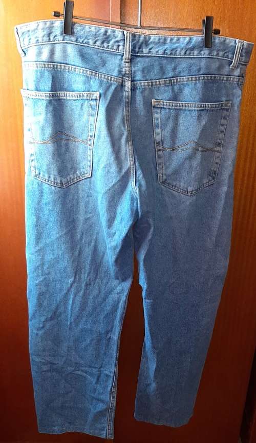 LADIES - FADED BLUE JEANS - MAKE - WOOLWORTHS - SIZE - 40 - 102CM INSIDE LEG 84CM