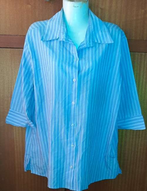 Special!! LADIES - BLUE AND WHITE SHIRT - MAKE - CHICER - SIZE - XXL