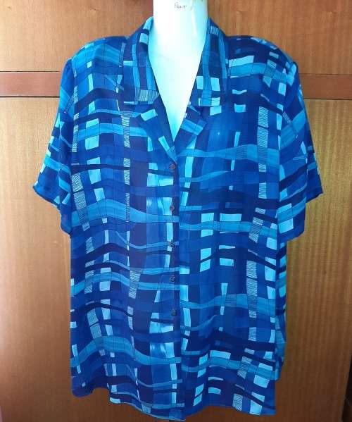 LADIES - BLUE MULTI COLORED BLOUSE - MAKE - JADE EXECUTIVE - SIZE - 24