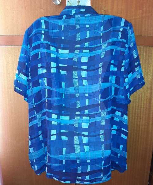 LADIES - BLUE MULTI COLORED BLOUSE - MAKE - JADE EXECUTIVE - SIZE - 24