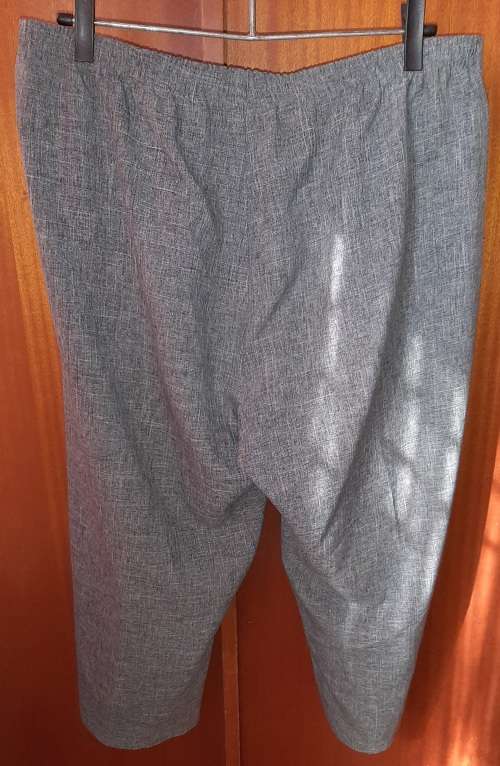 LADIES - GREY 3-4 PANTS - MAKE - REAL CLOTHING - SIZE - XL