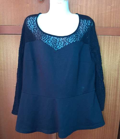 LADIES - BLACK BLOUSE - MAKE - DONNA-CLAIRE - SIZE - 16