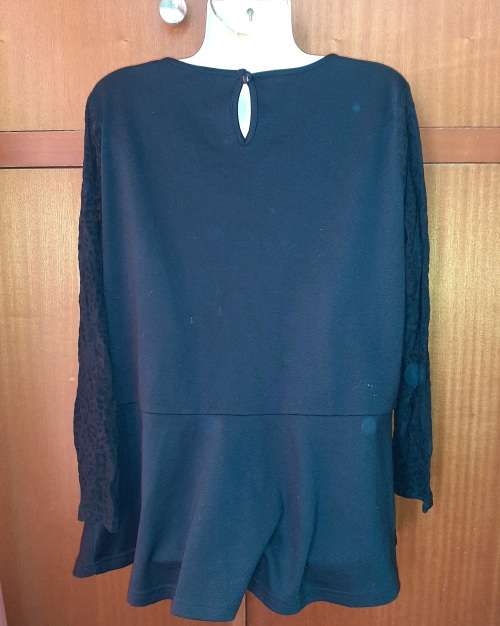 LADIES - BLACK BLOUSE - MAKE - DONNA-CLAIRE - SIZE - 16