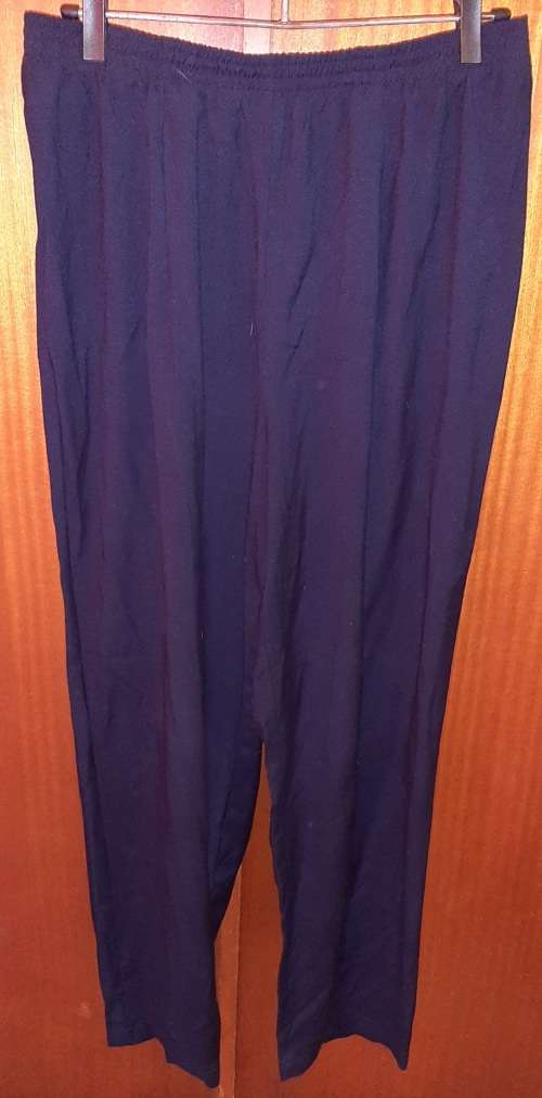 LADIES - BLACK PANTS - MAKE - WOOLWORTHS- SIZE - 16
