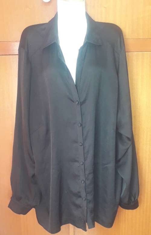 LADIES - BLACK BLOUSE - MAKE - DONNA-CLAIRE- SIZE - 28