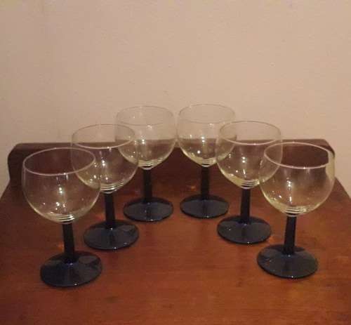 6 BLUE STEM WINE GLASSES JOBLOT