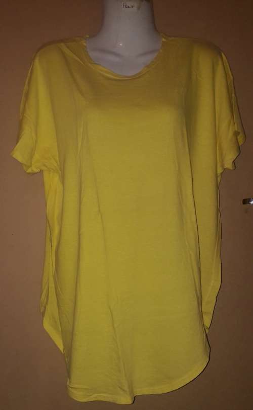 Ladies - Yellow Top - Make - Clowns Sportswear - Size - M
