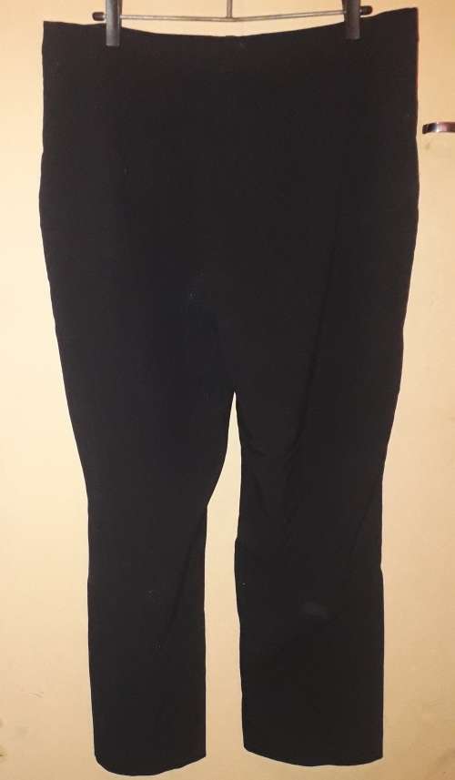 Ladies - Black Pants - Make - City Stretch - Size - 16