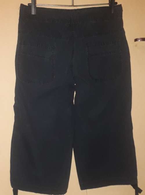 Ladies - Black 3-4 Pants - Make - Real Clothing - Size - 10