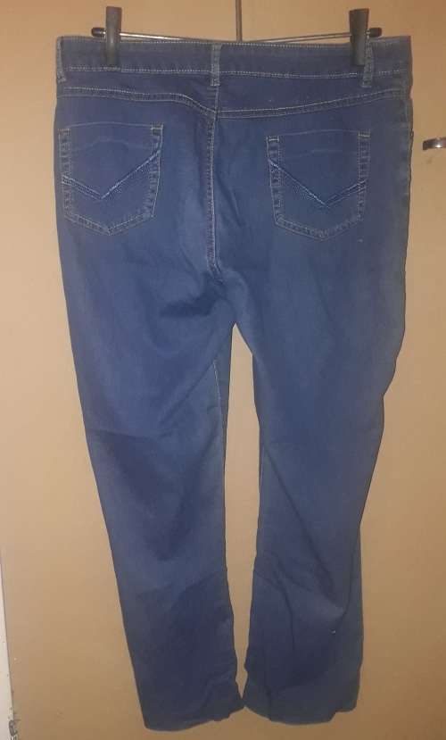 Ladies - Blue Jeans - Make - Contempo Casuals - Size - 14