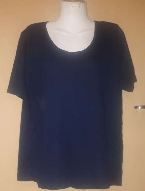 Ladies - Navy Blue Top - Make - No make - Size - 4xl