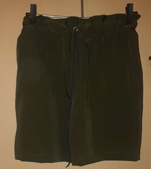 Ladies - Grey Shorts - Make - No make - Size - S