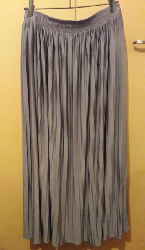 Ladies - Silver or Grey Skirt - Make - Exact - Size - 12