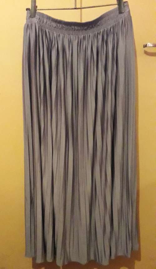 Ladies - Silver or Grey Skirt - Make - Exact - Size - 12