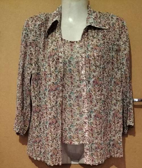 Special! Ladies - 2 Pce Multicolered Set- Make - Tung Tai  - Size - M