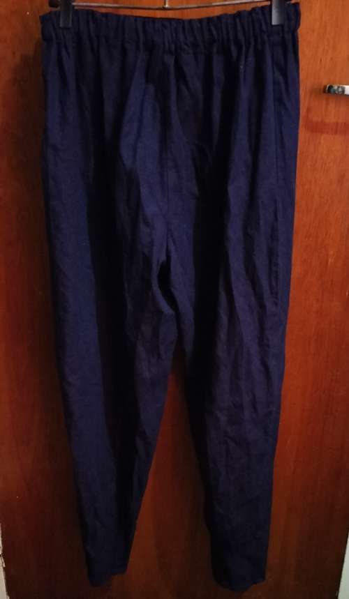 Ladies - Black Pants - Make - no make - Size - no size