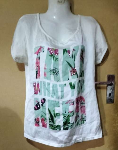 Ladies - White Top - Make - Legit - Size - 14/38