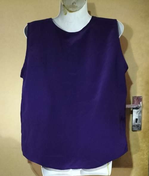Ladies -  Purple Top - Make - no make - Size - no size