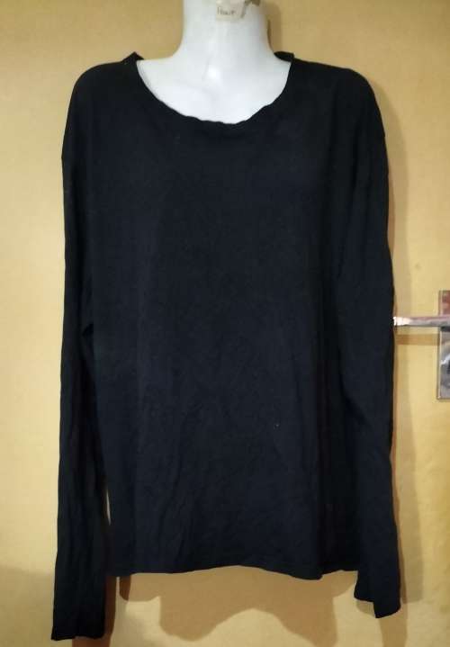 Ladies -  Black Top - Make - No Make - Size - No Size