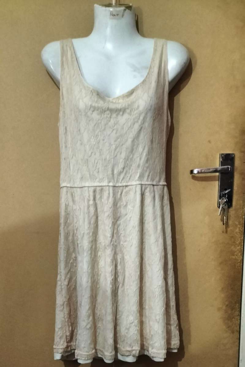 Ladies - Beige Dress - Make - no make - Size - no size