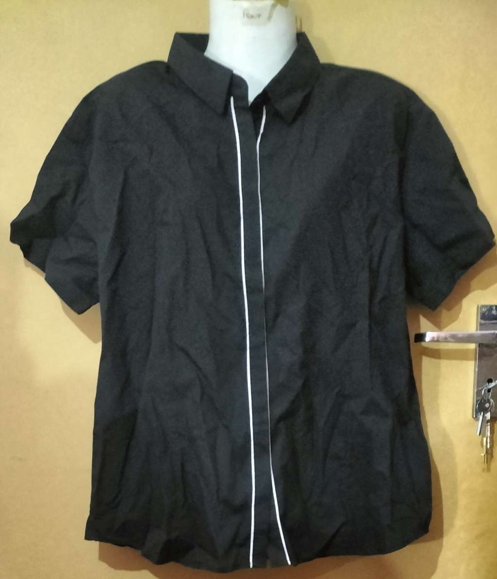 Ladies - Black Shirt - Make - Barroness - Size - XL
