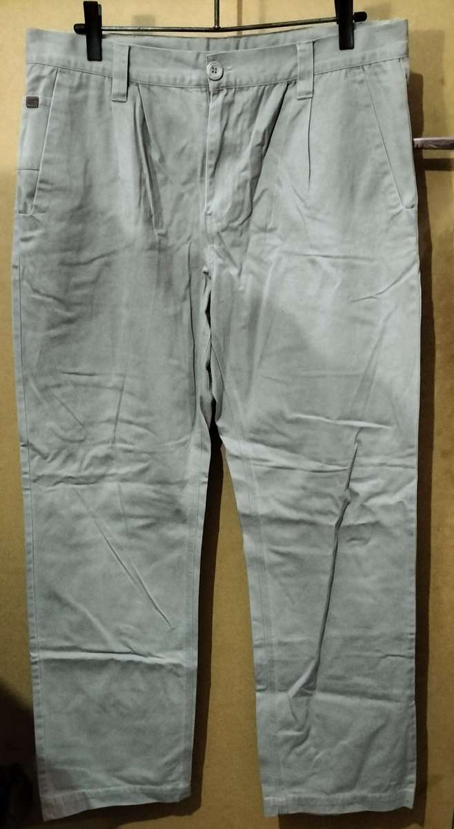 Mens - Beige Pants - Make - Cat- Size - 36