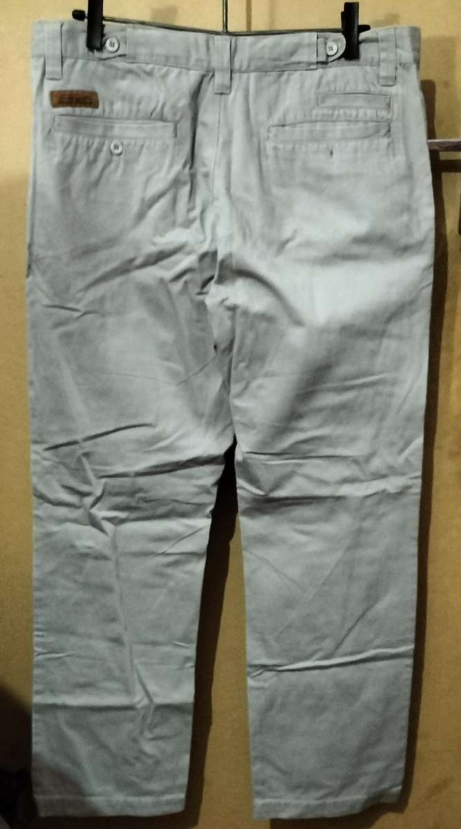 Mens - Beige Pants - Make - Cat- Size - 36