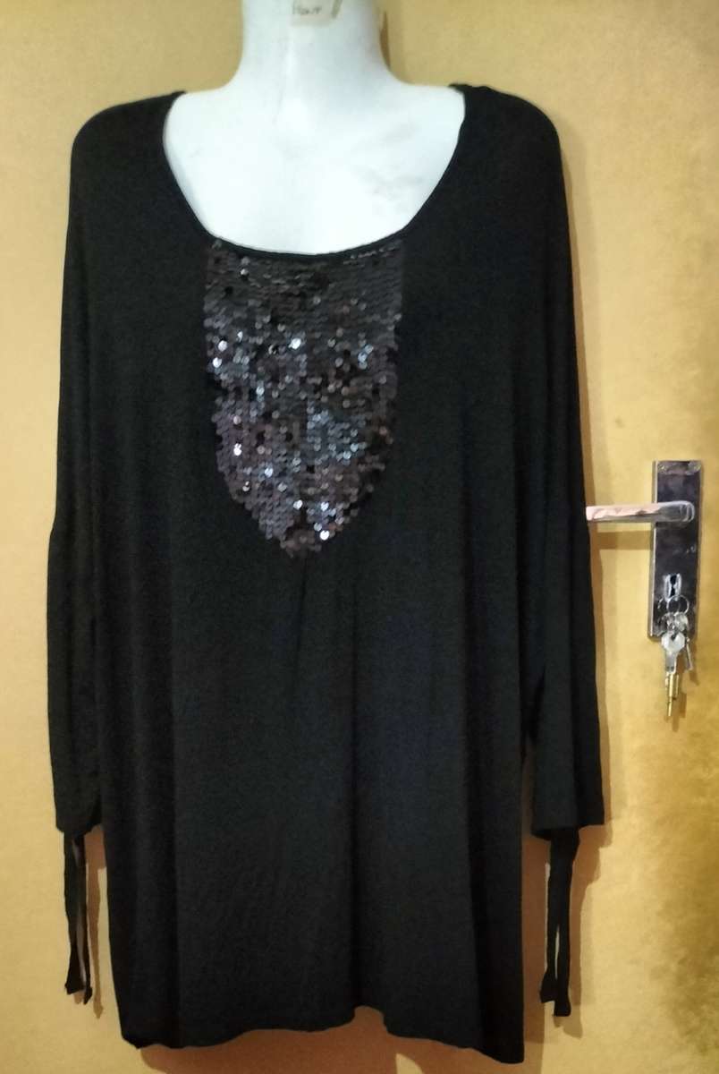 Ladies - Black Top - Make - Donna - Size - 22