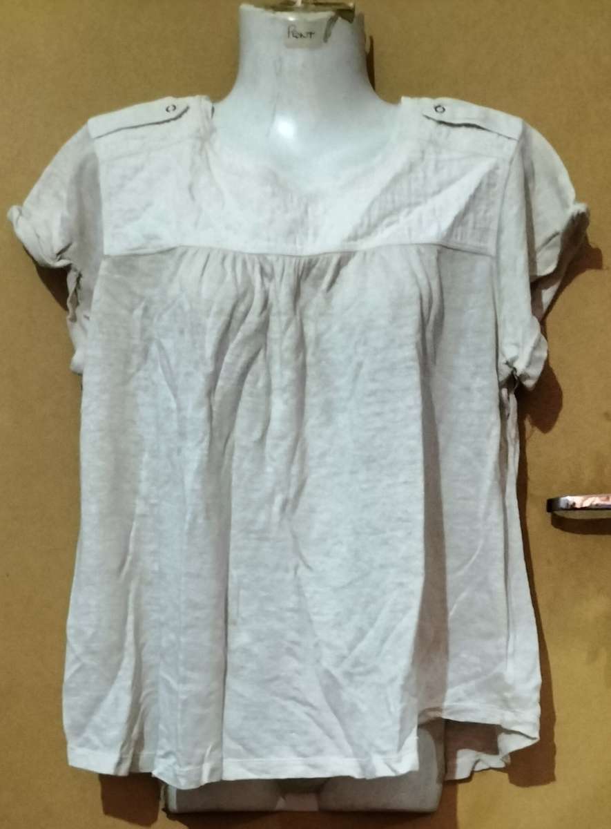 Ladies - White Top - Make - Country Road  - Size - M