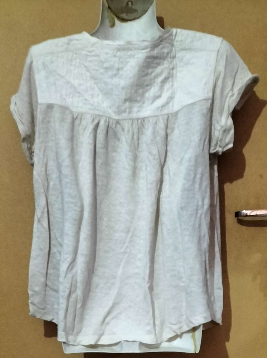 Ladies - White Top - Make - Country Road  - Size - M