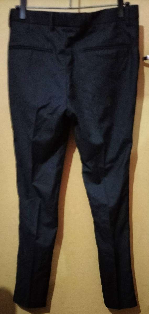 Mens - Black Pants - Make - Truworths man - Size - 33/84 slim fit