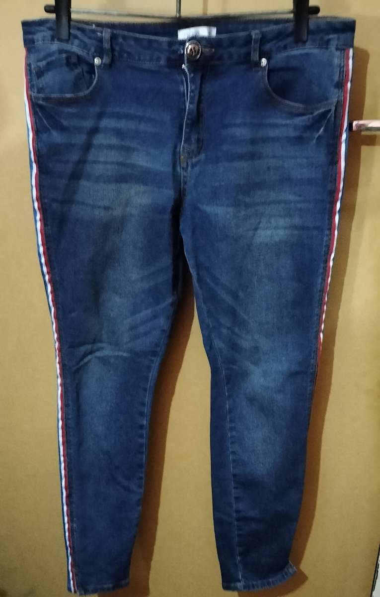 Ladies - Blue Jeans - Make - Free 2 B - Size - 14