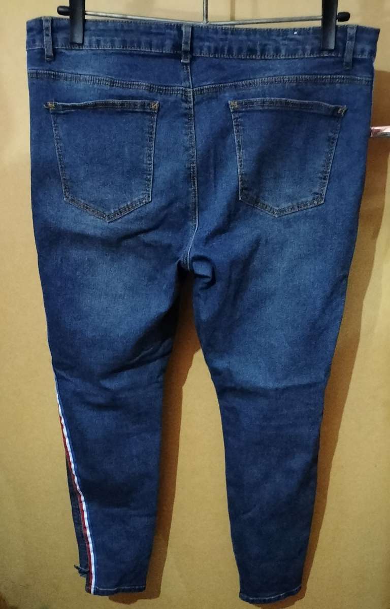 Ladies - Blue Jeans - Make - Free 2 B - Size - 14