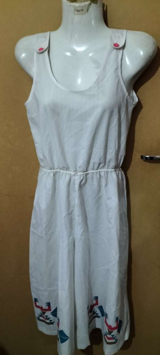 Ladies - White Dress - Make - No Make - Size - 87cm