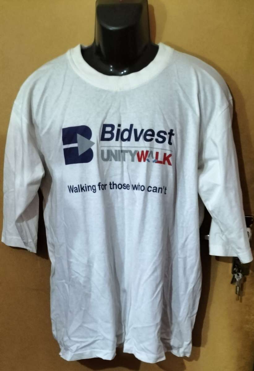 Mens - White T-Shirt - Make - no make - Size - XL