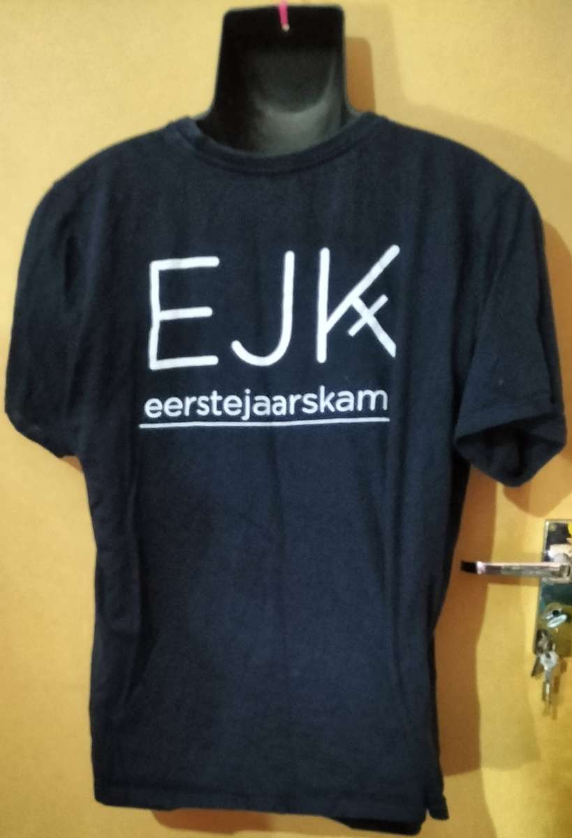 Mens - Black T-Shirt - Make - no make - Size - no size