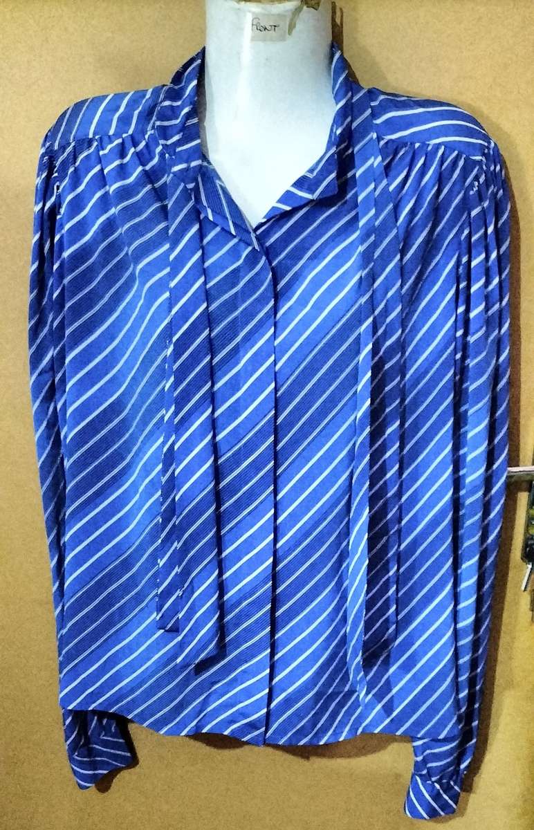 Ladies - Blue & White Blouse - Make - no make - Size - no size