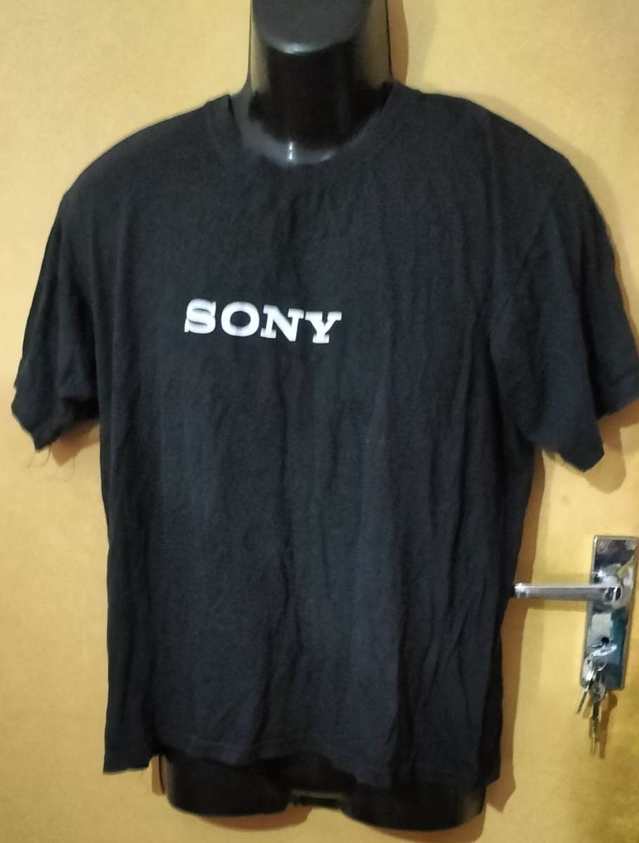 Mens - Black T-Shirt - Make - no make - Size - M