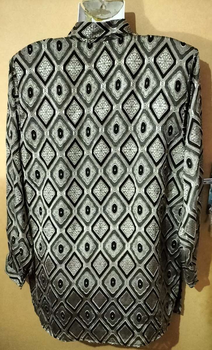 Ladies - Multicolored Blouse- Make - no make - Size - no size