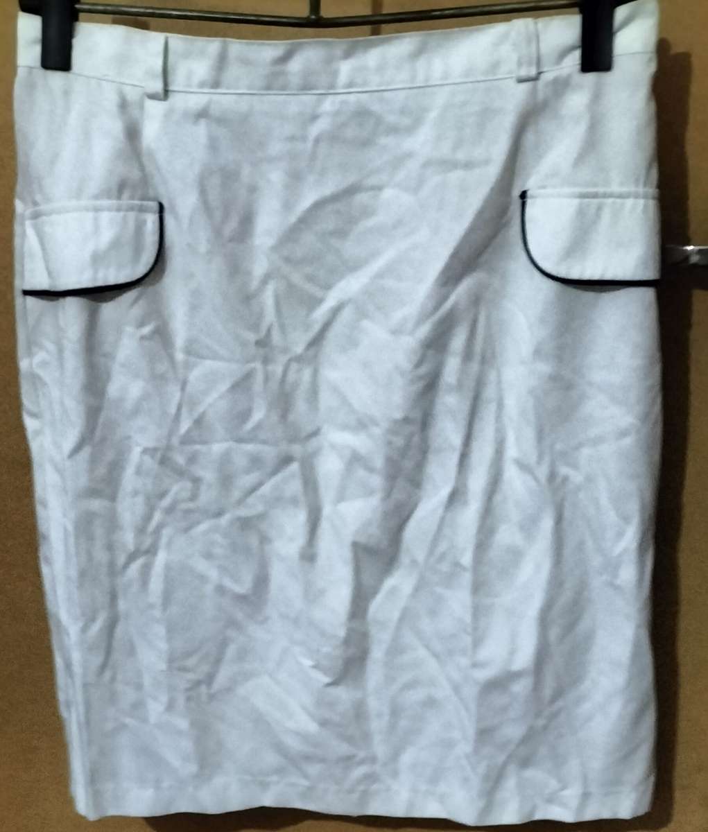 Special! Ladies - White Skirt - Make - Foschini - Size - 12