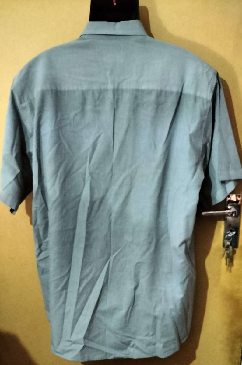 Mens - Grey Shirt - Make - Legend - Size - 17half