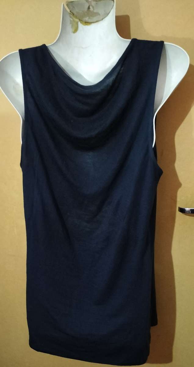 Ladies - Black Top - Make - Heat Generation - Size - L - bust 105-115cm