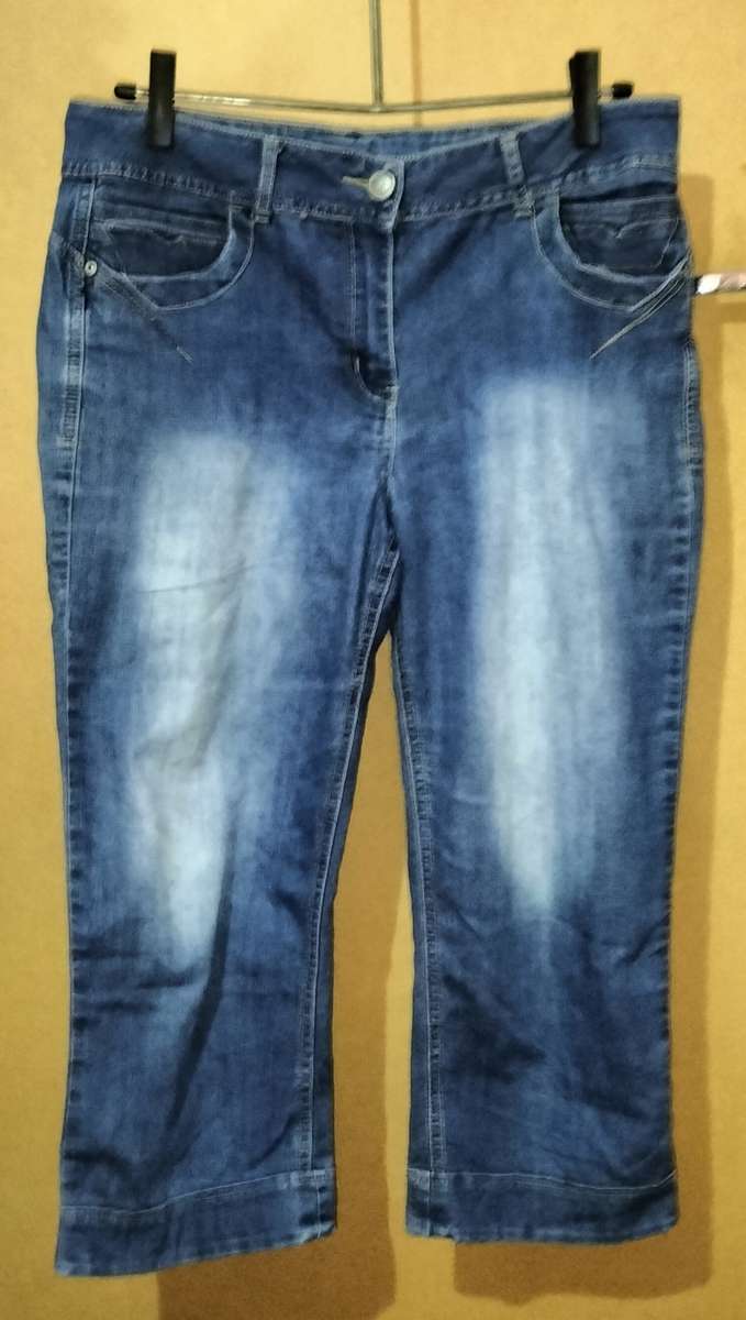 Ladies - 3/4 Blue Jeans - Make - Miladys - Size - 12/36