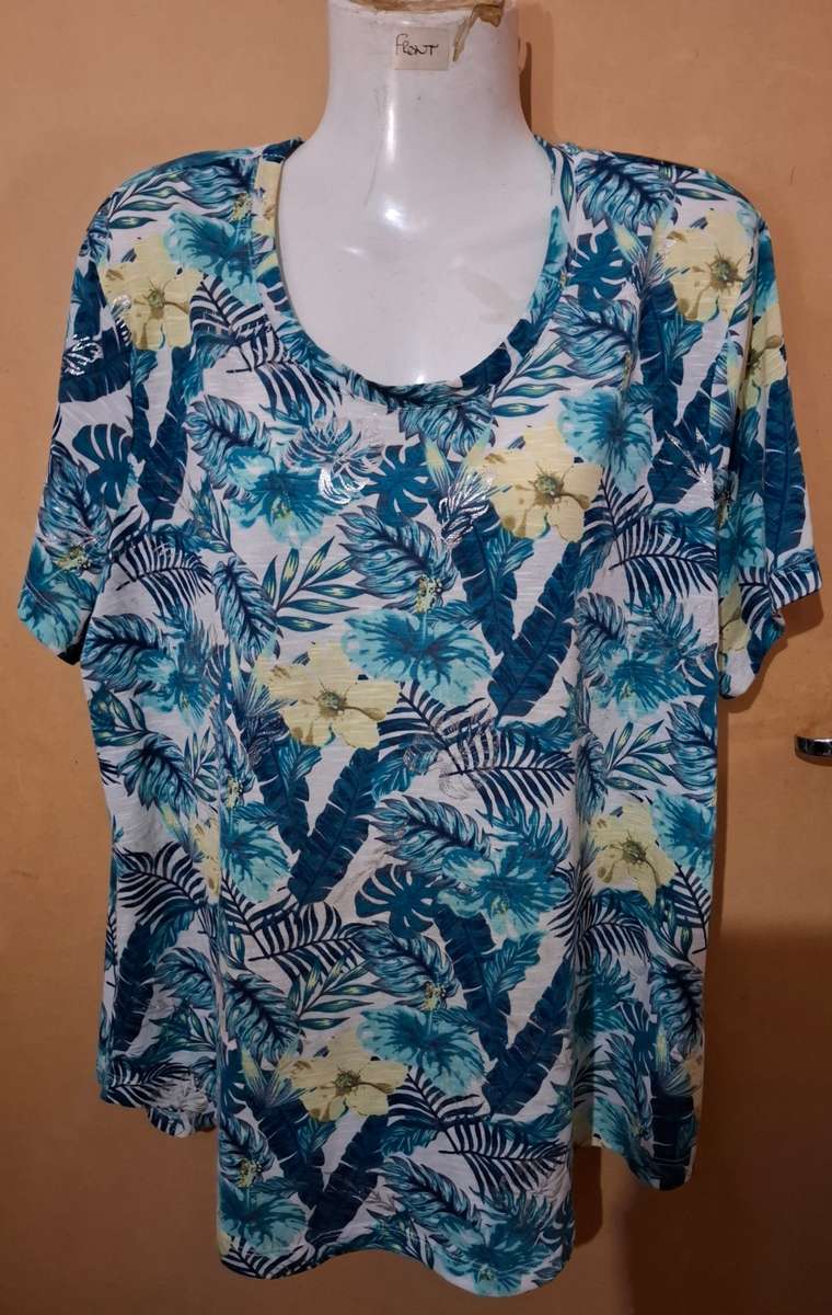 Ladies - Multicolored Top - Make - Miladys - Size - M