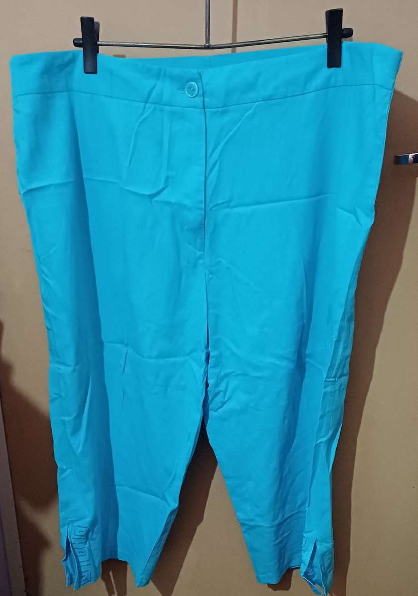 Ladies - 2 Piece Blue Outfit - Make - Rene Taylor - Size - top 44 pants 46