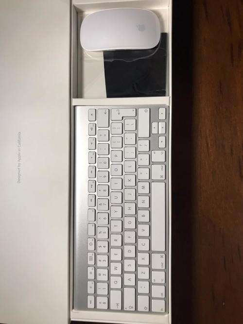 Wireless Apple Magic Mouse and Keyboard 1 Combo